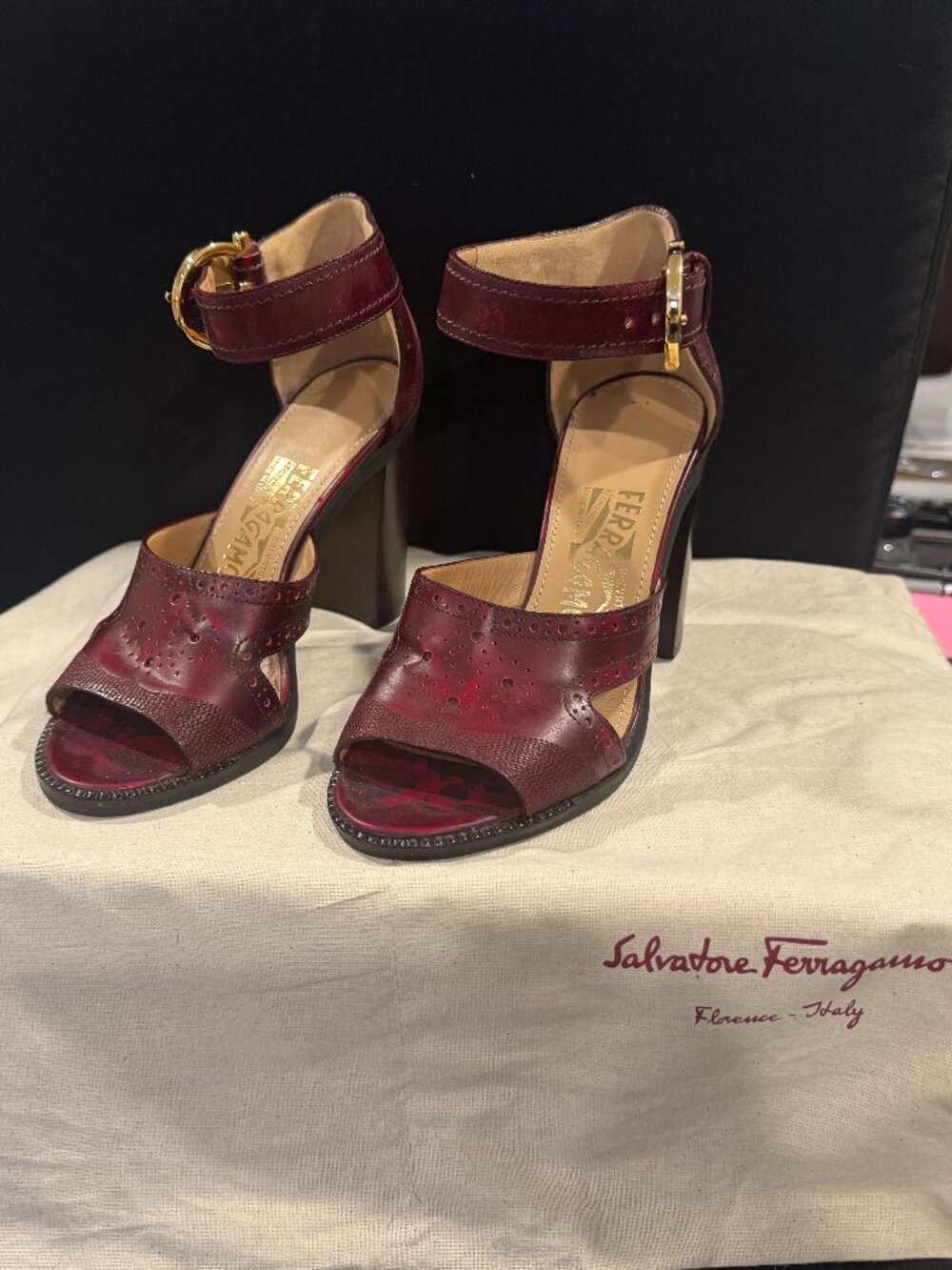 Ferragamo Naula leather sandals in bordeaux
